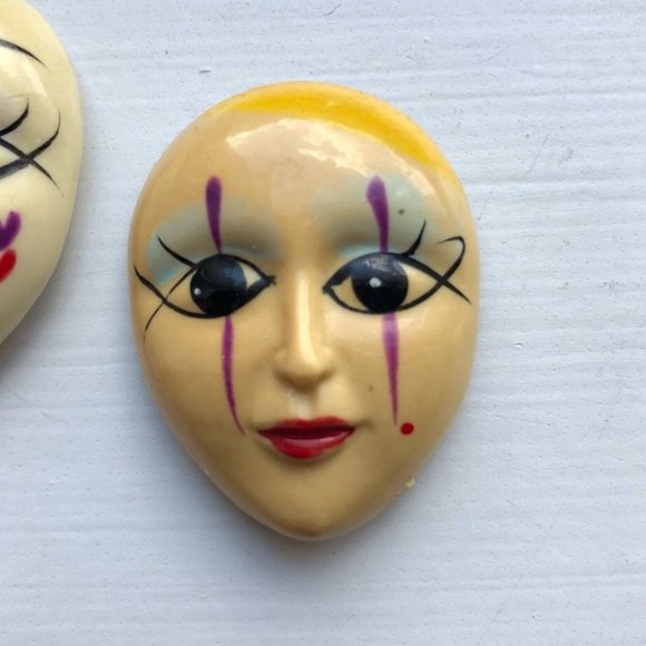 ✨HOST PICK✨ Set Of 2 Vintage Mime Face Magnets - Picture 3 of 6